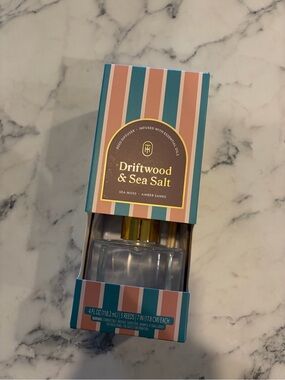 Threshold Driftwood & Sea Salt Reed Diffuser - Peach & Teal